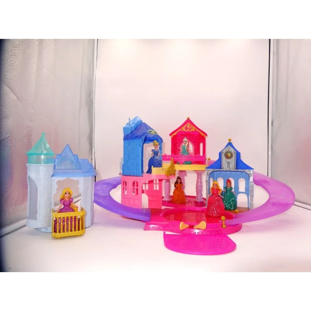 Disney Princess Glitter Glider Castle with 6 Princesses and 6 castle‎ moduls